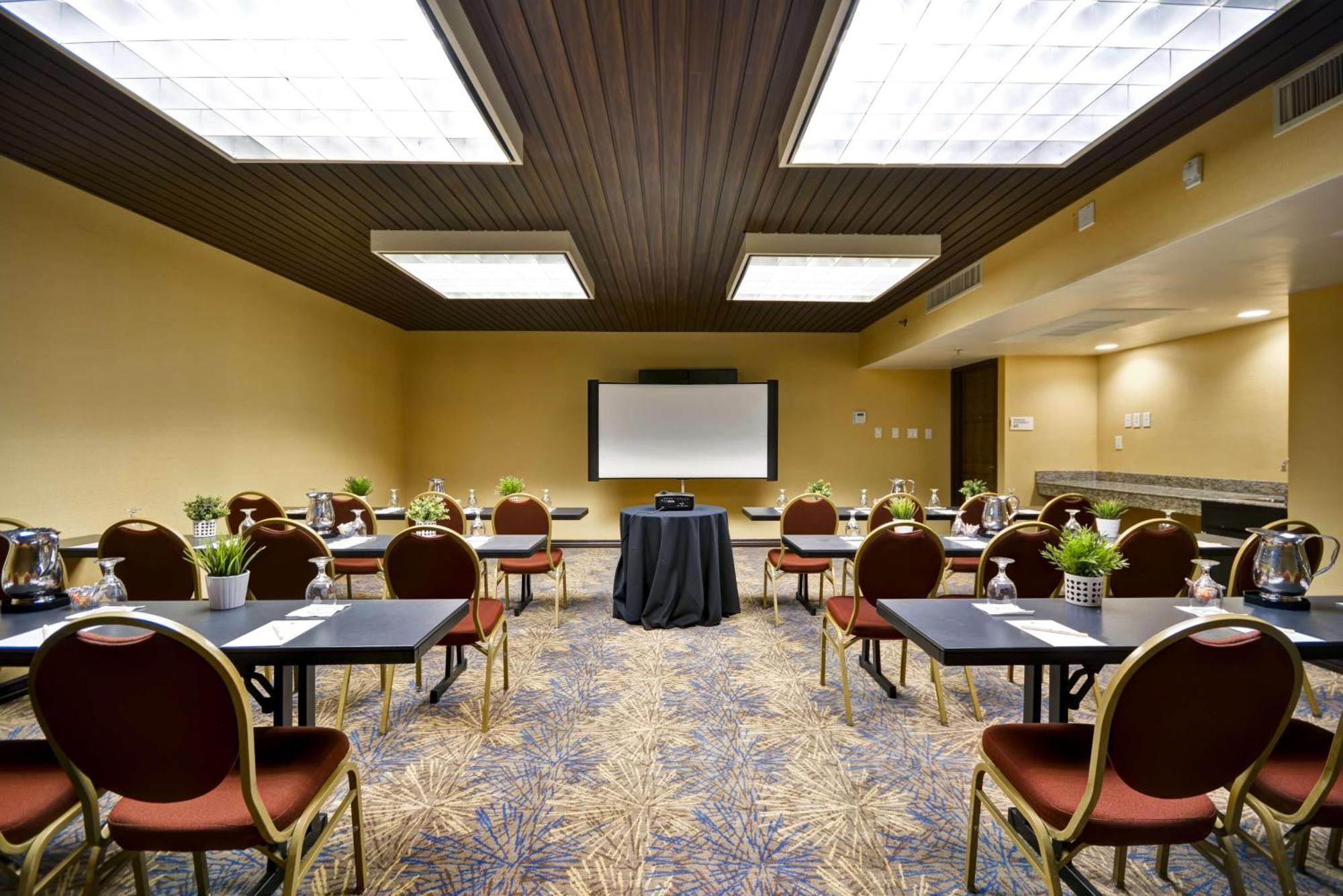Doubletree By Hilton Phoenix North Exterior photo