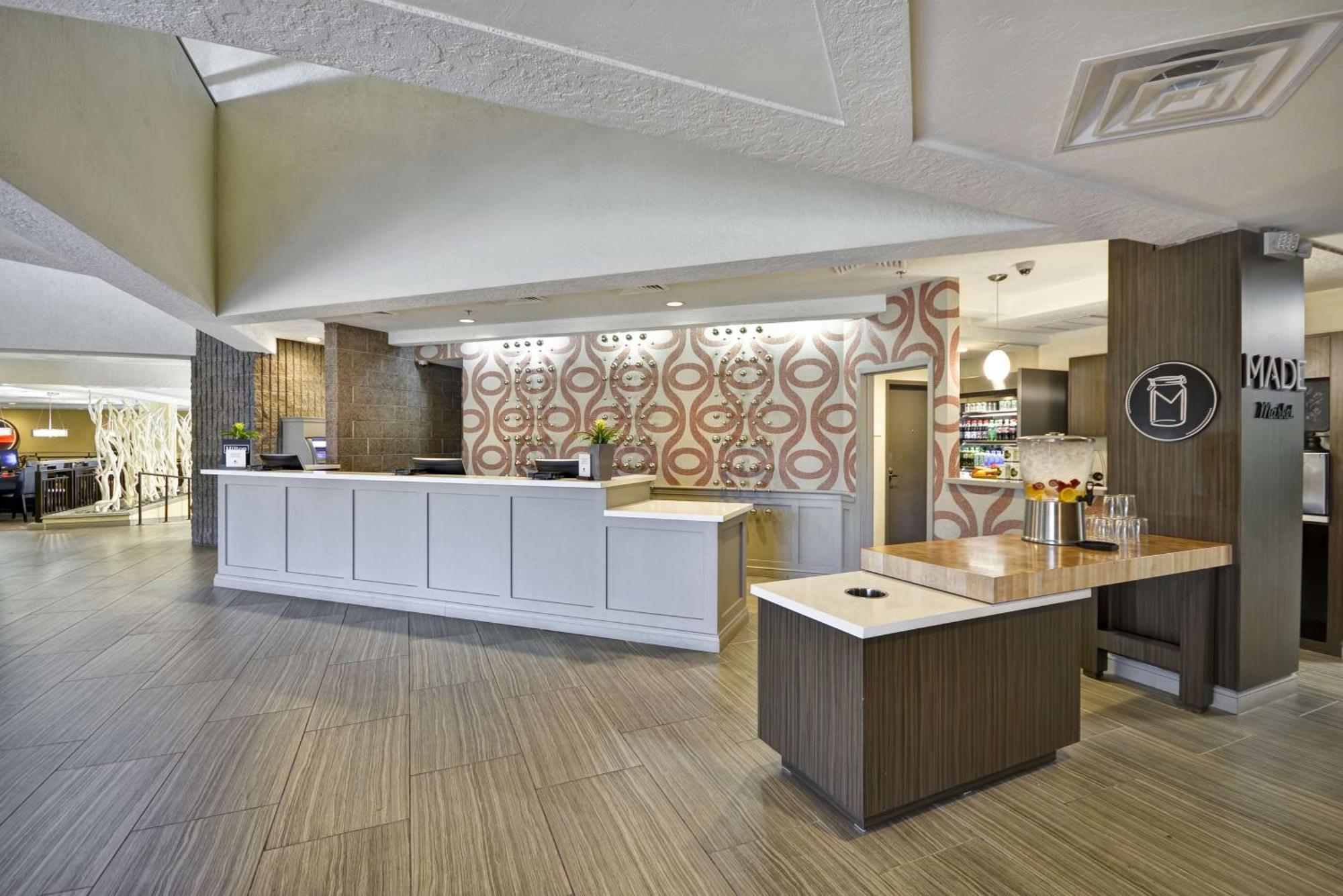 Doubletree By Hilton Phoenix North Exterior photo